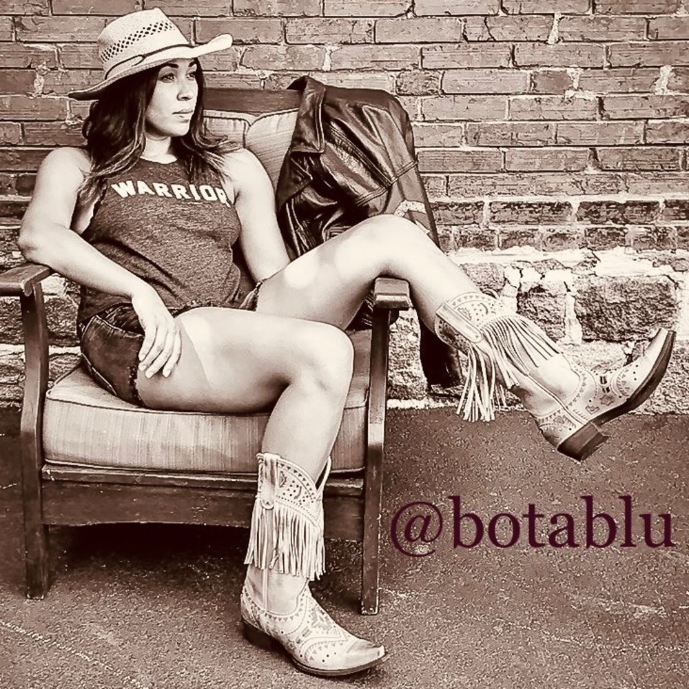 🖤 Meet your Posher: botablu! 🖤 - Picture 3 of 16